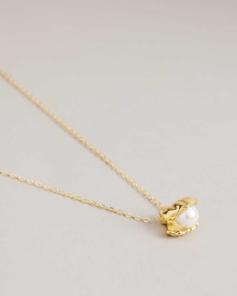 Gold Colour Ted Baker Clamra Clam Shell Pendant Necklace Pendant Necklace | US0001879